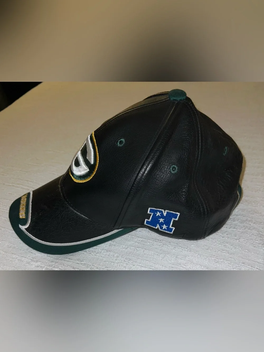 Vintage Y2K Green Bay Packers 100% Leather Reebok NFL Adjustable Hat Cap (Black)